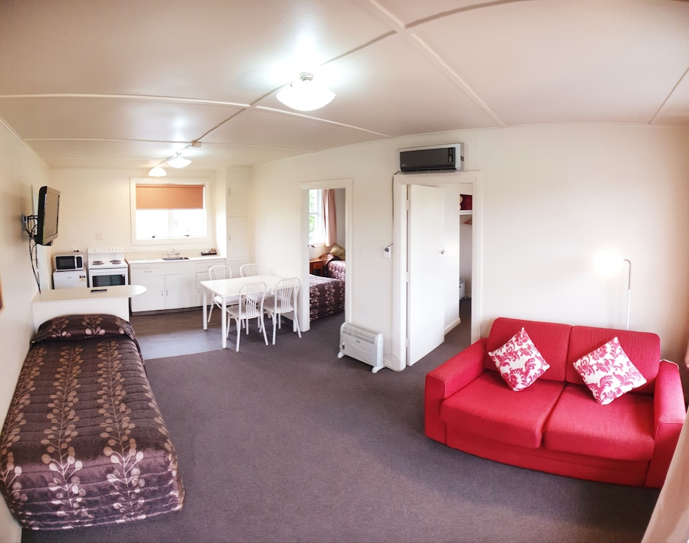 Glacier View Motel 34/68