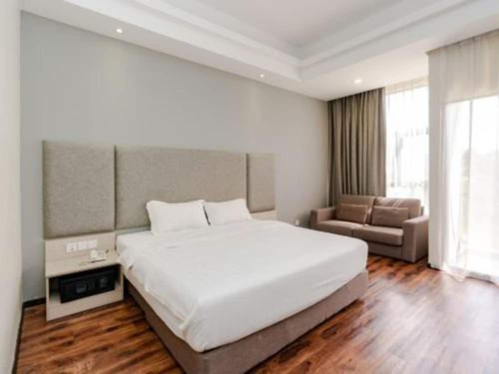 Livingston Hotel Sandakan 21/57