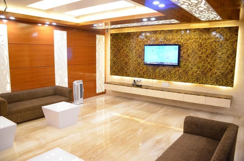 Hotel Platinum Palace 5/50