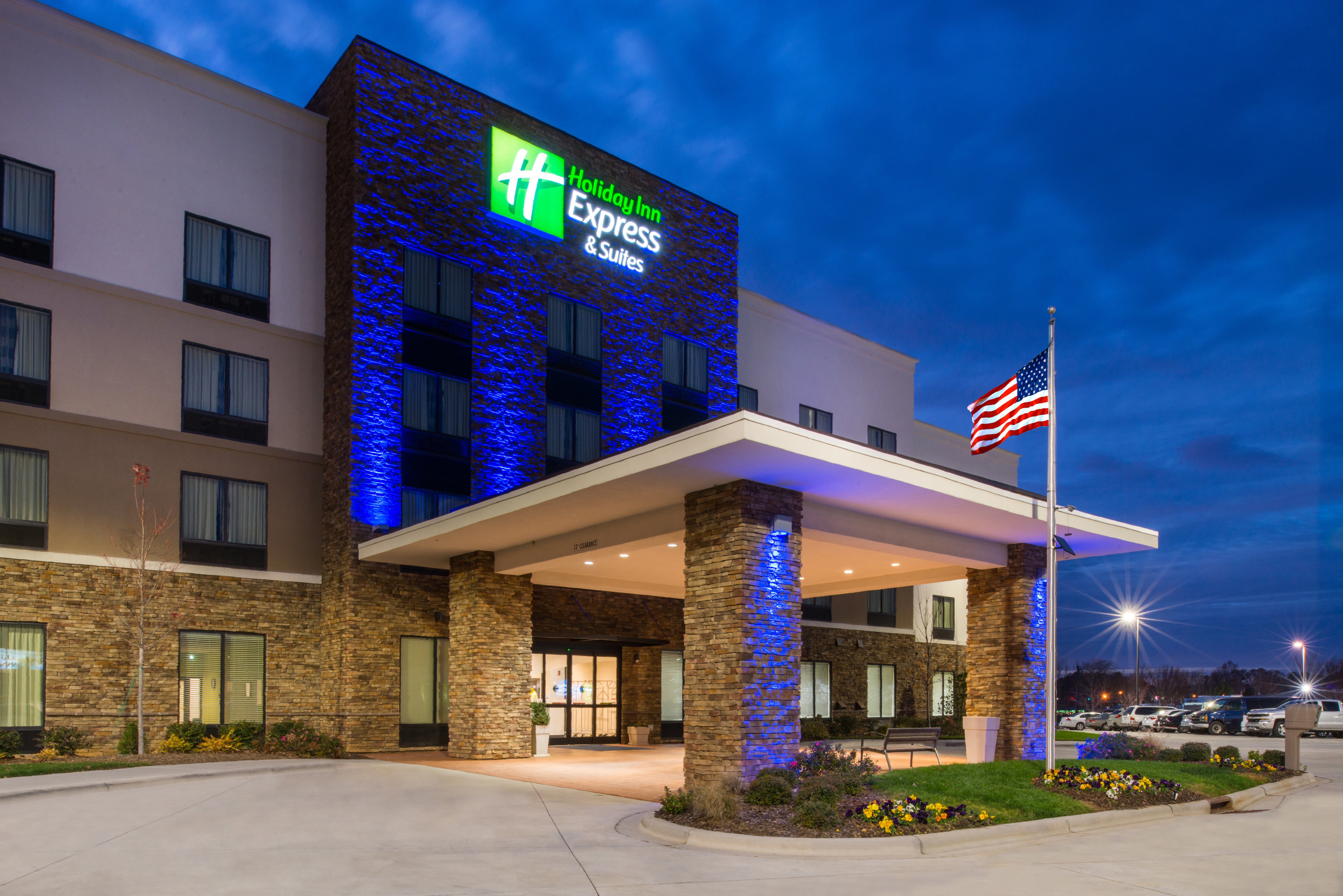 Holiday Inn Express Suites Monroe 8/58