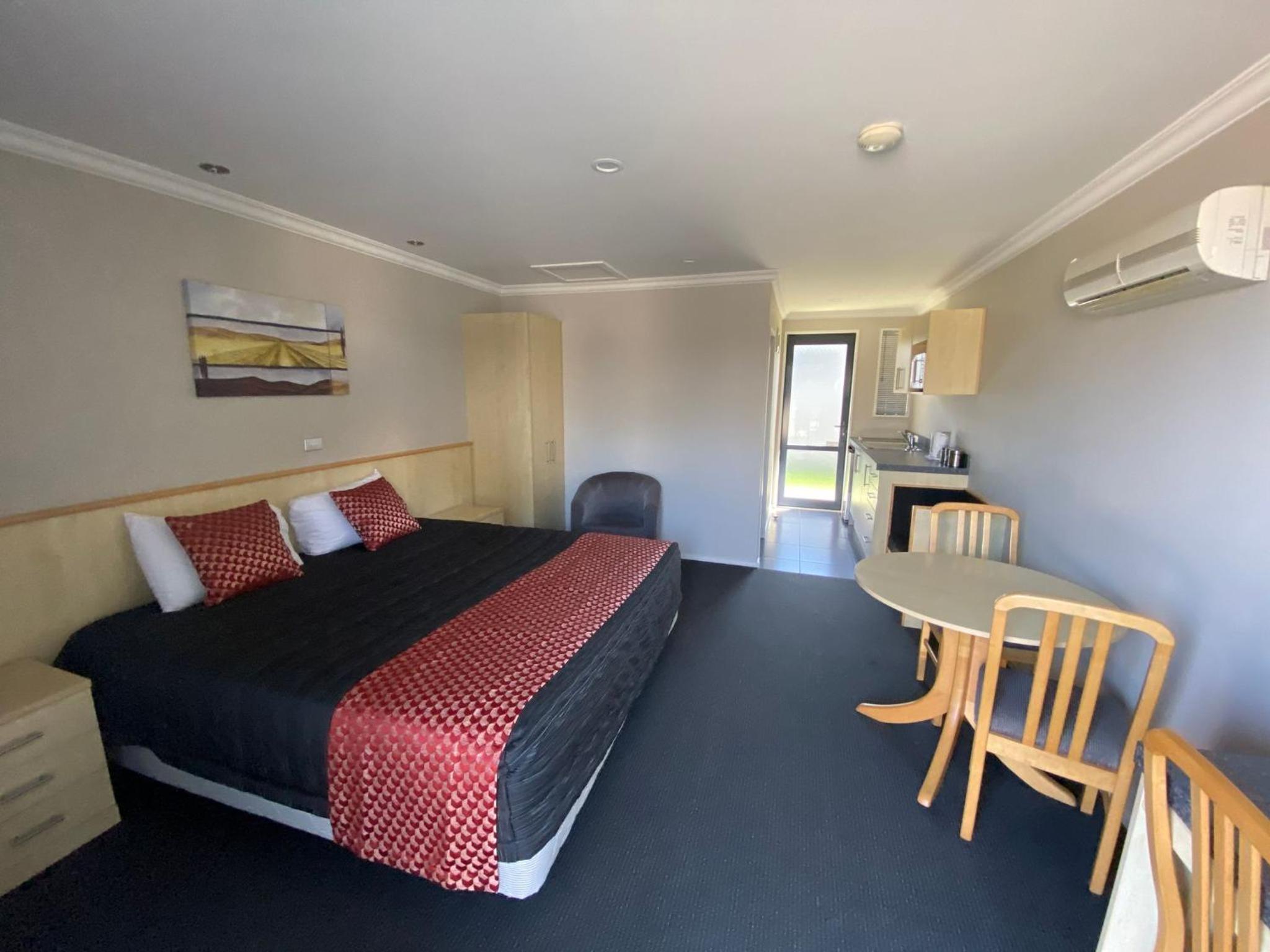 Spa, Executive, Studio