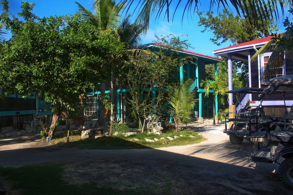 Bella Vista Guesthouse Cabins 76/84