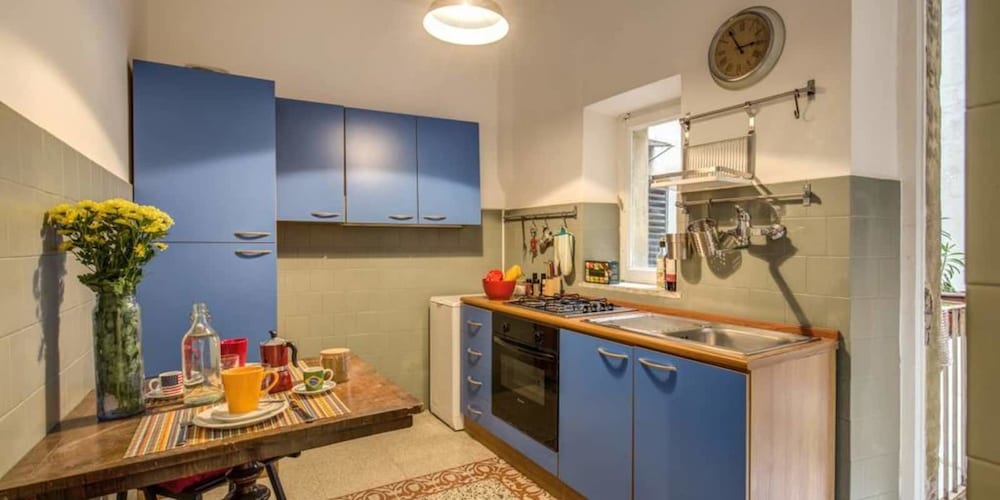 Monti Coliseum 3 bedroom 2nd floor 4/40
