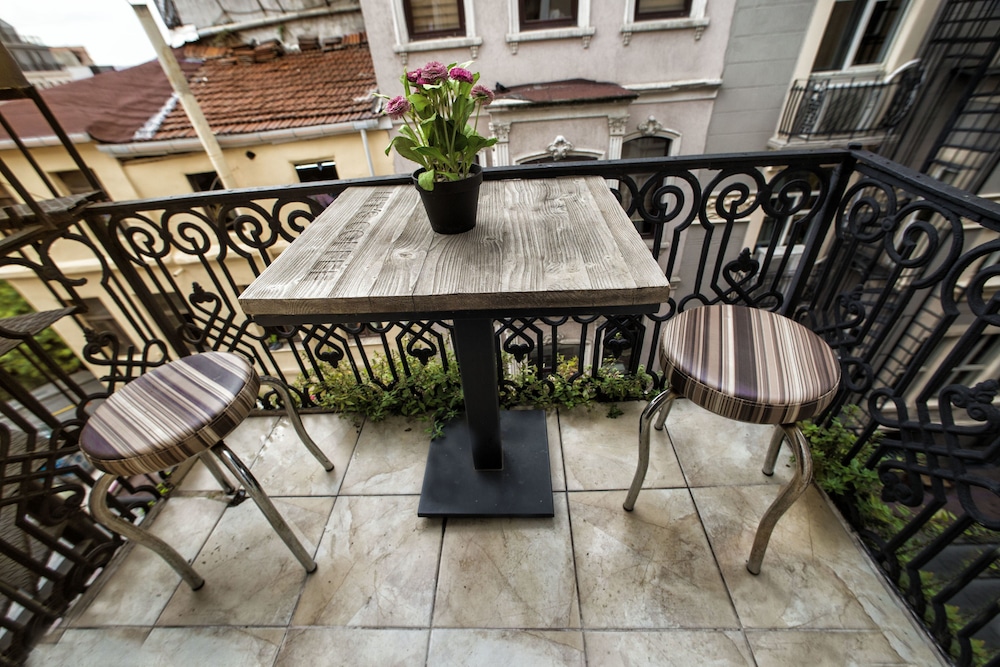 TAKSIM PARK SUITES 46/54