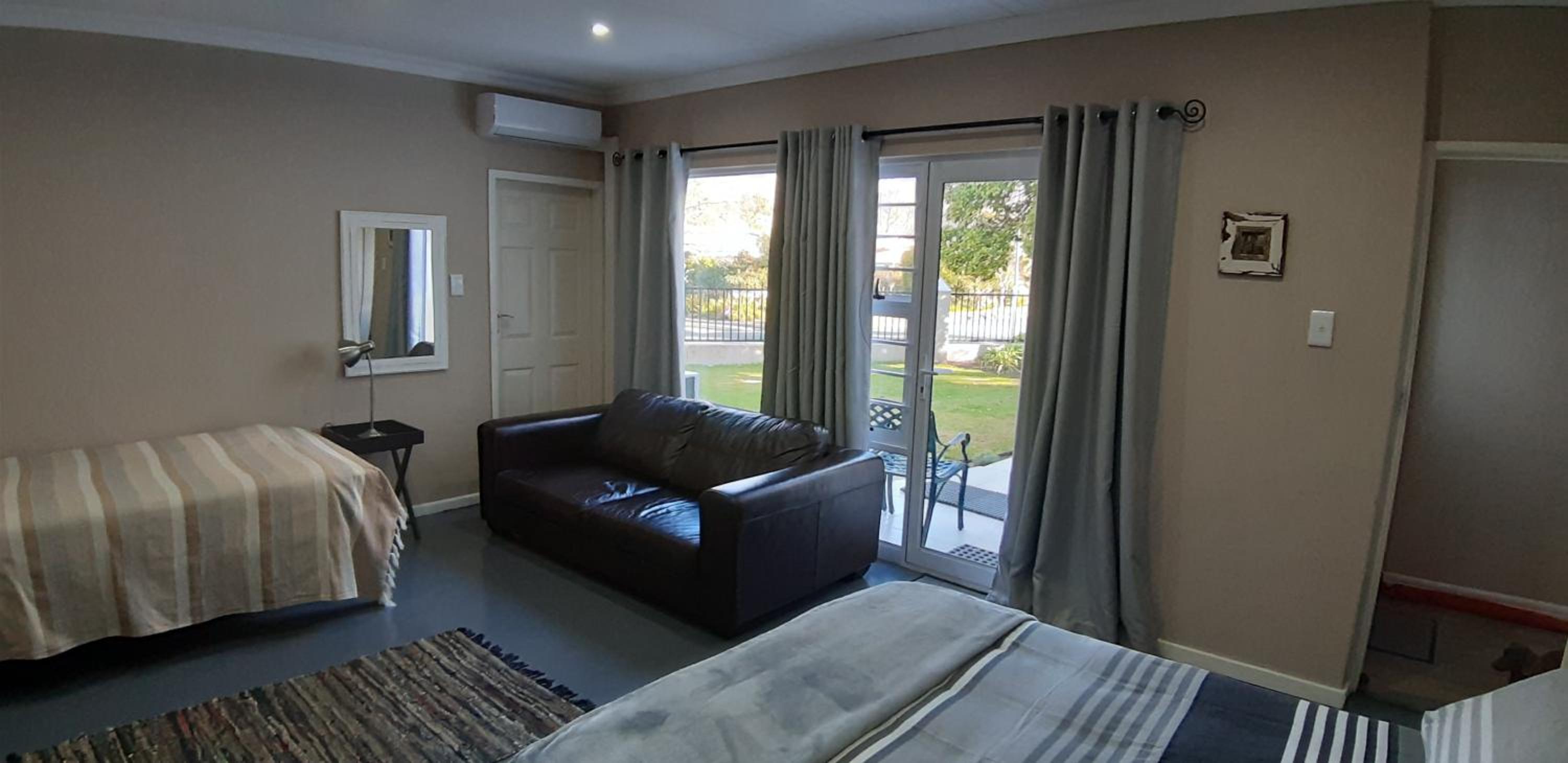 Dennecres 4 Guest House 4/9
