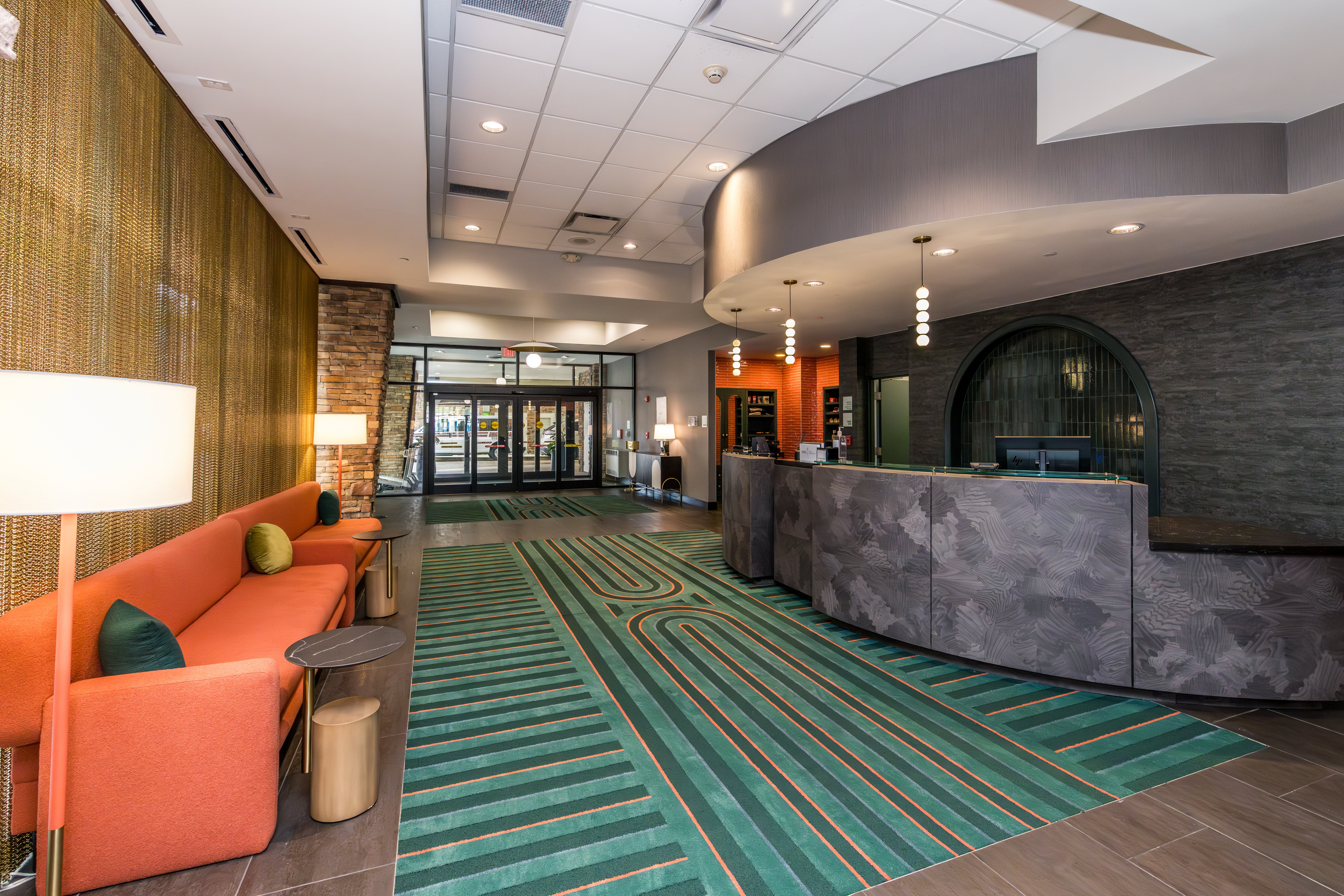 HOLIDAY INN HOTEL SUITES CINCINNATI DOWNTOWN 7/56