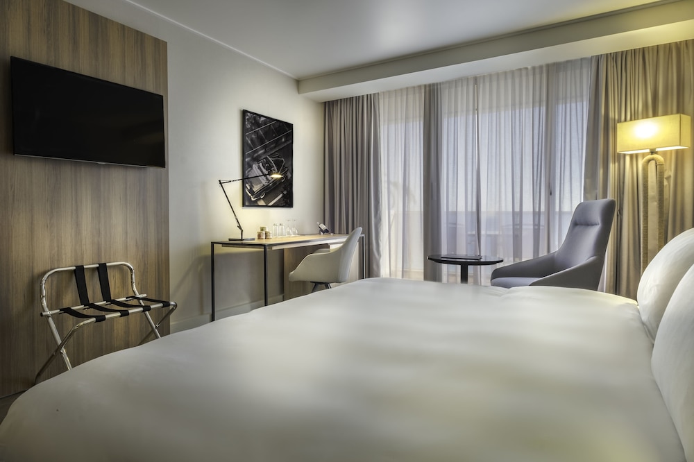 RADISSON BLU NICE 19/75