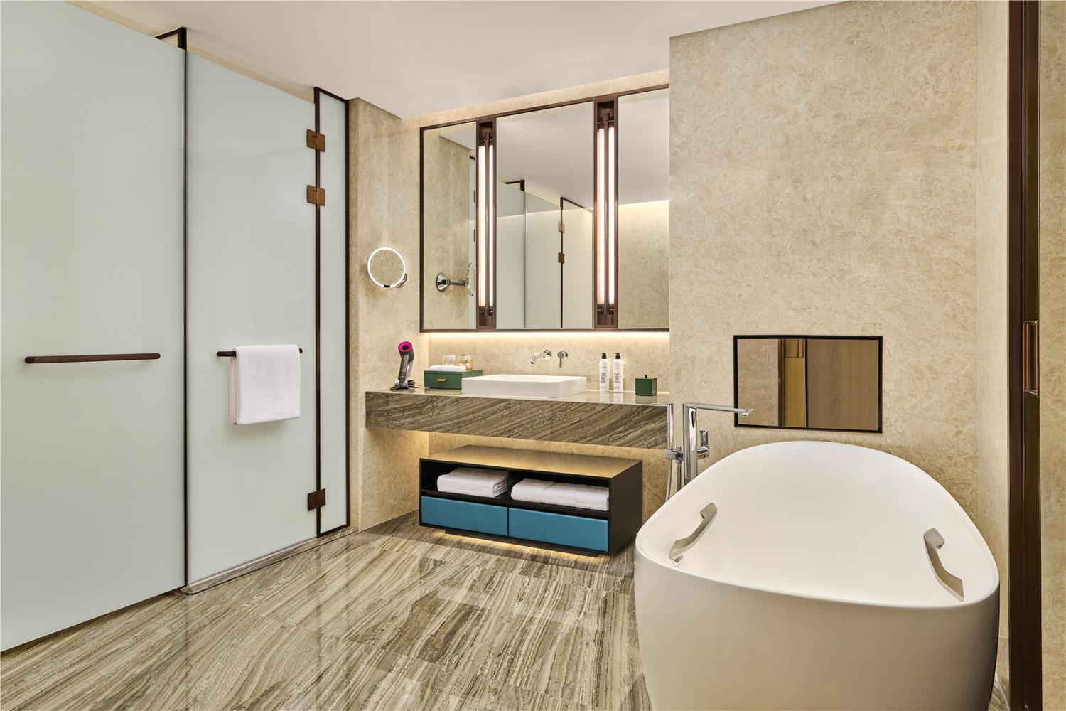 Inso Hotel Chongqing, Curio Collection by Hilton 54/57