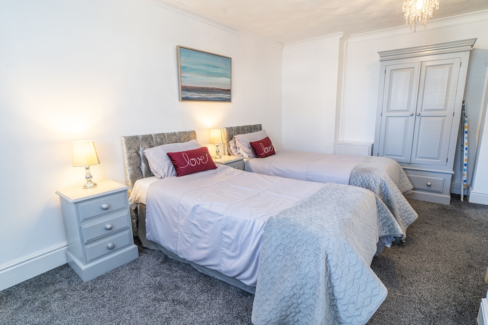 Beachmount Holiday Apartments 10/50