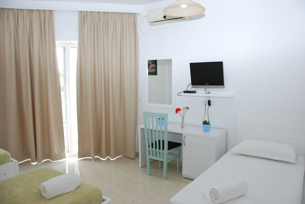 Hotel Saranda 68/79