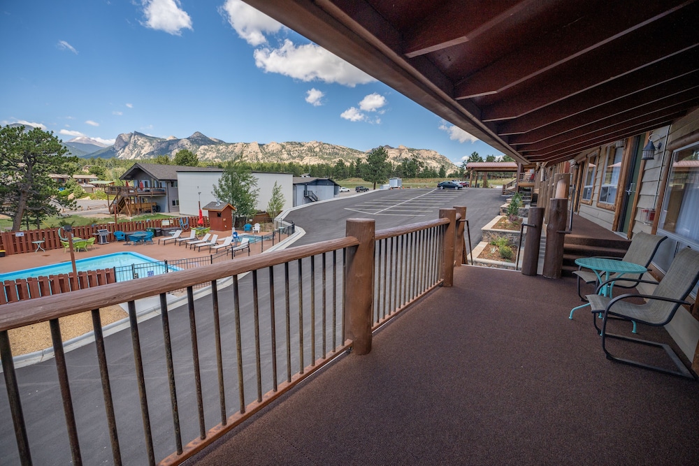 Hotel Estes 4/66