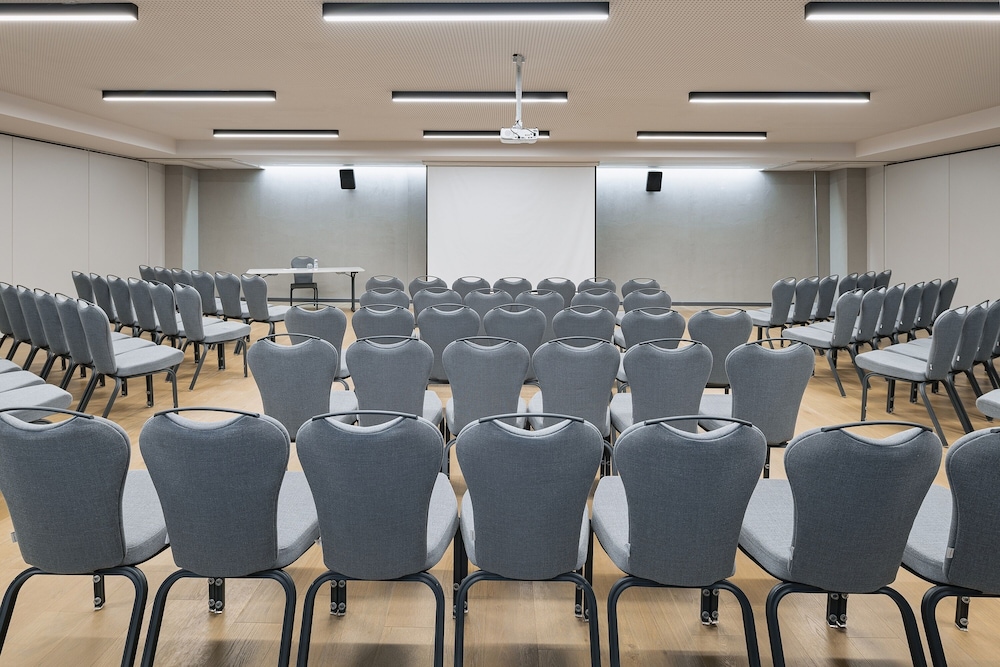 INVENTIST Hotel Sports Academy Istanbul 37/50