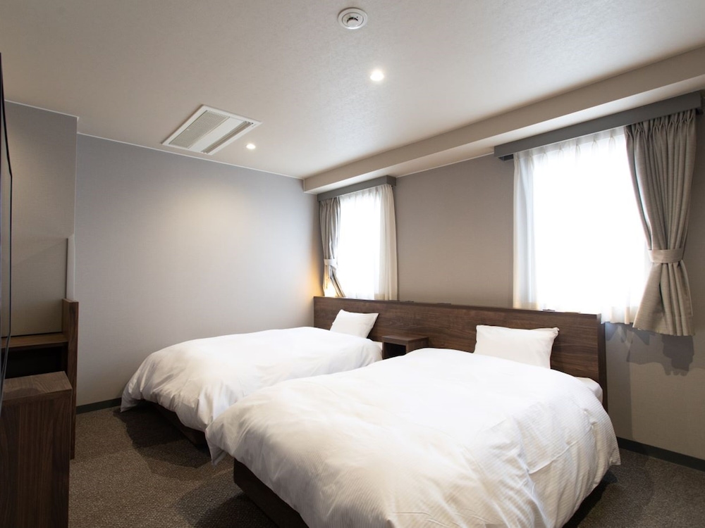 Renovated, Twin Beds, Main Building