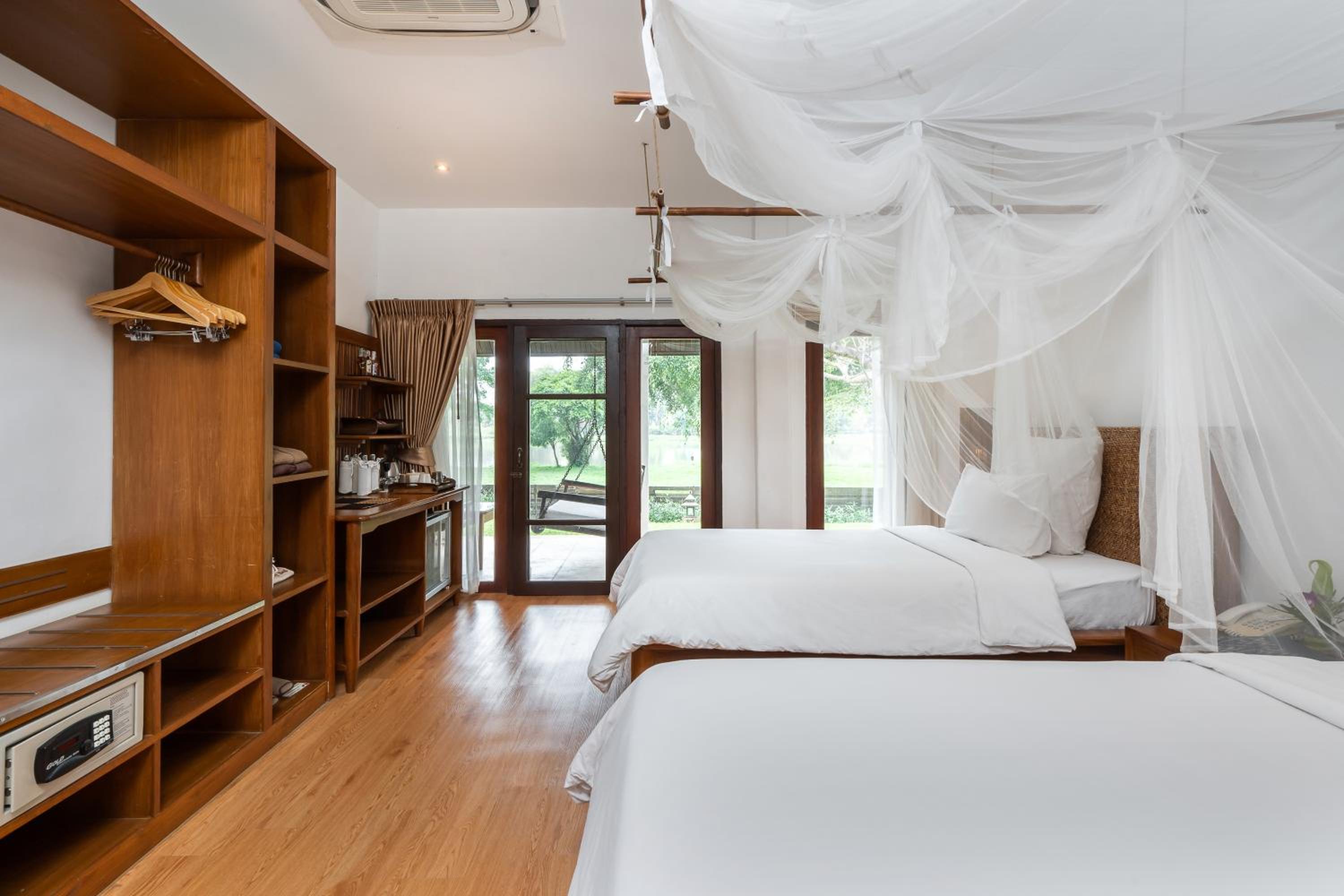 2 Bedrooms, Pool, Villa