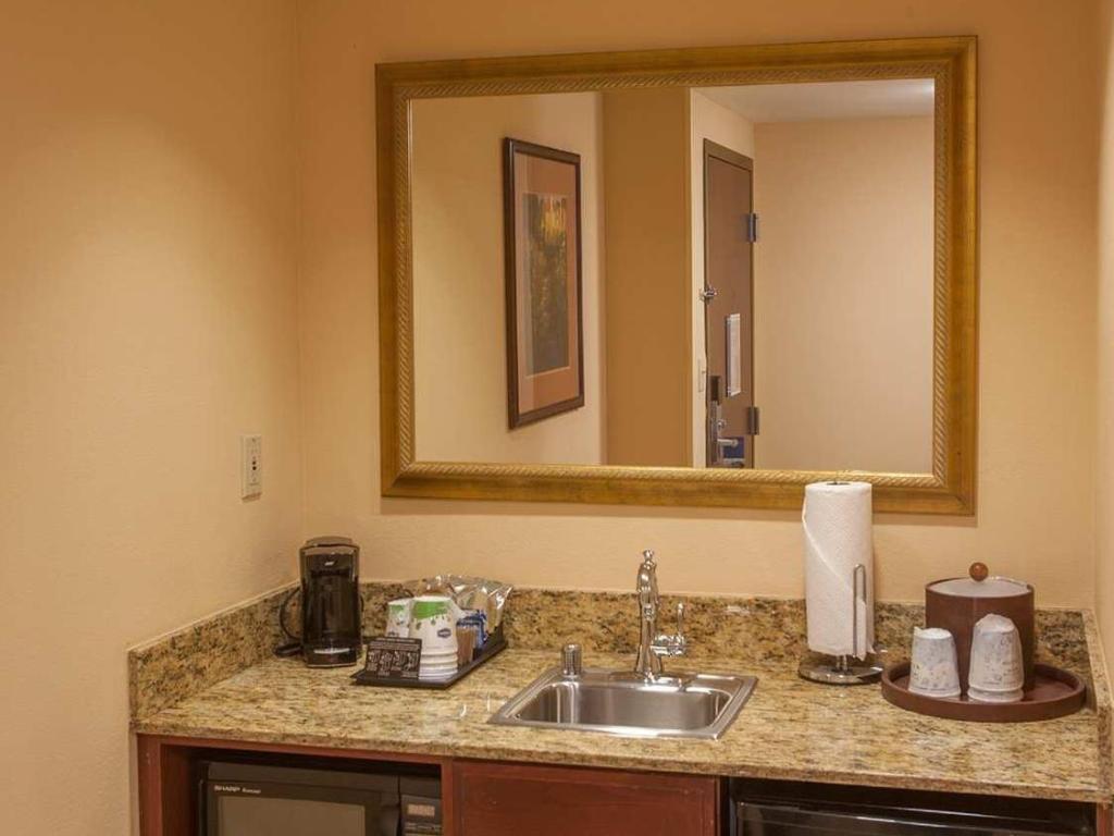 استوديو بسرير كينج مع أريكة لذوي الإعاقة، Hampton Inn Suites Stillwater 5/7