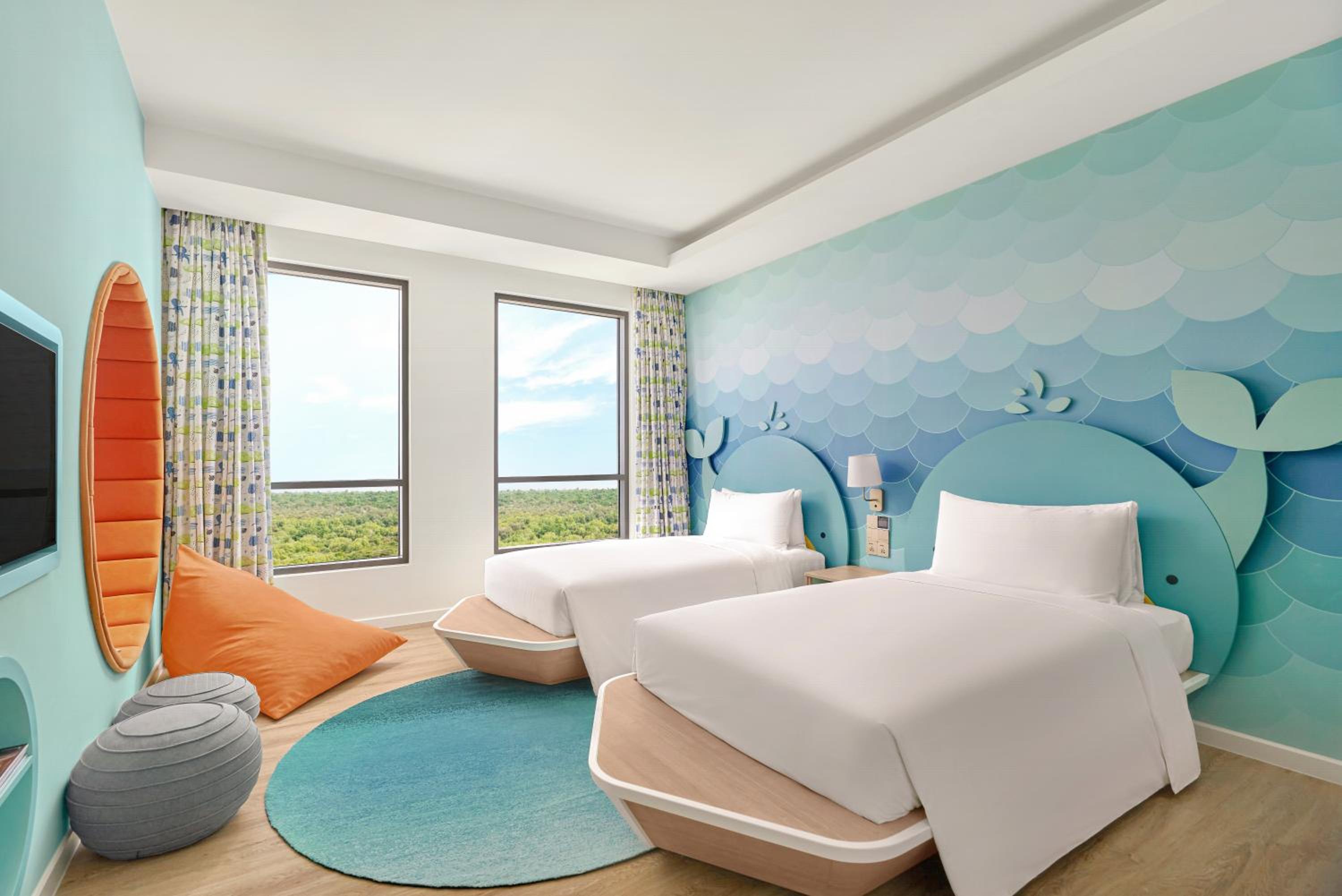 2 Bedrooms, Theme, Suite