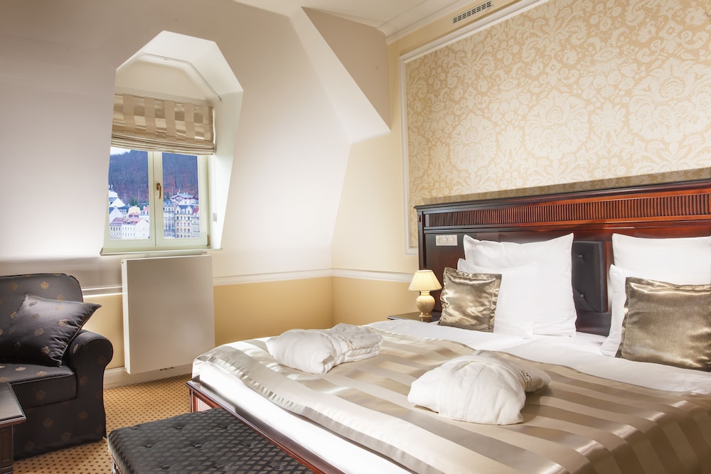 DELUXE, DOUBLE BED, BALCONY