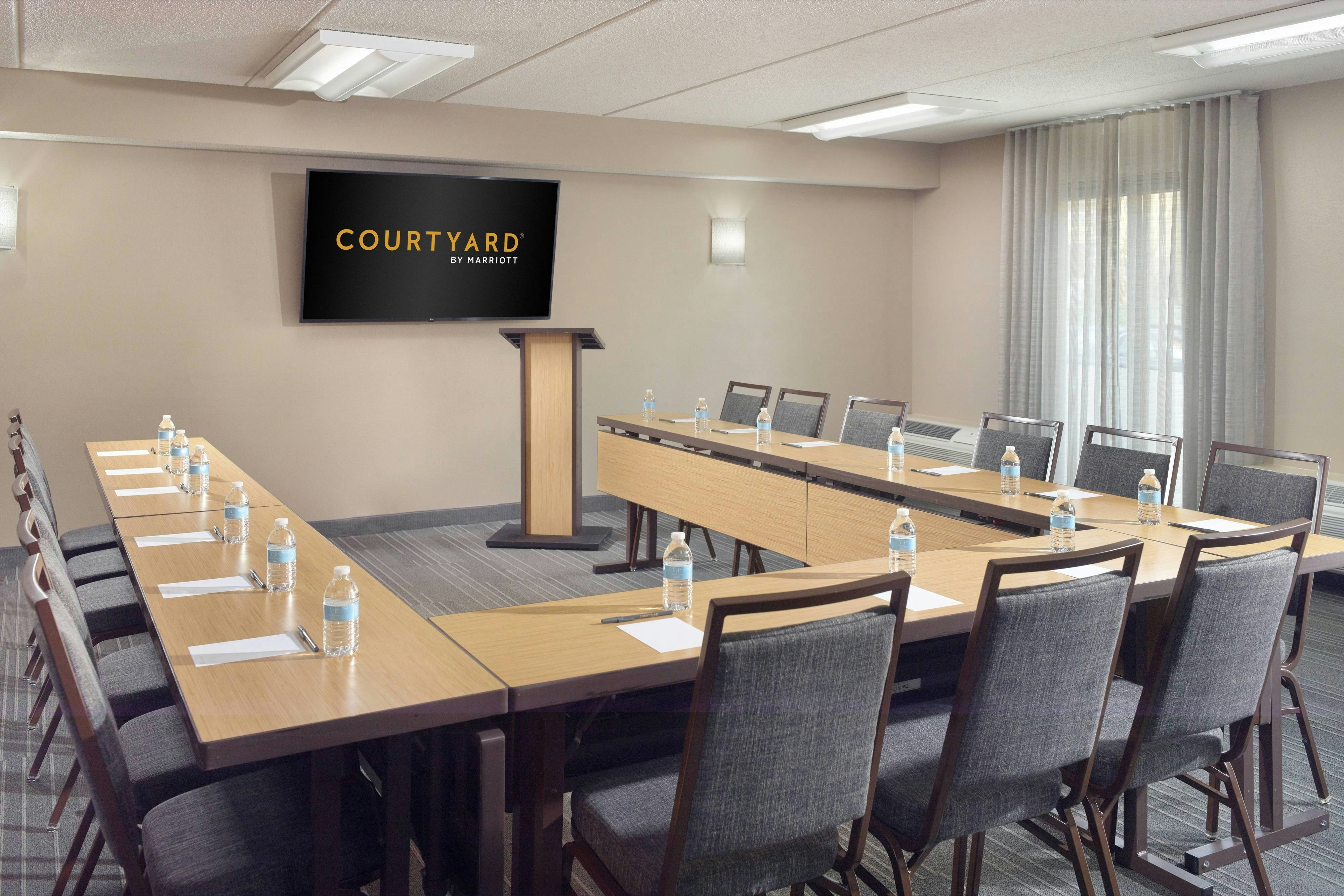 Courtyard By Marriott Atlanta Airport South Sullivan Road 6/8
