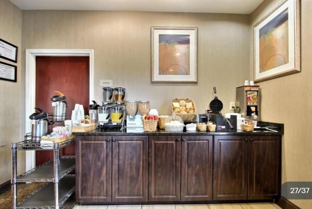 Magnolia Inn Suites 8/50