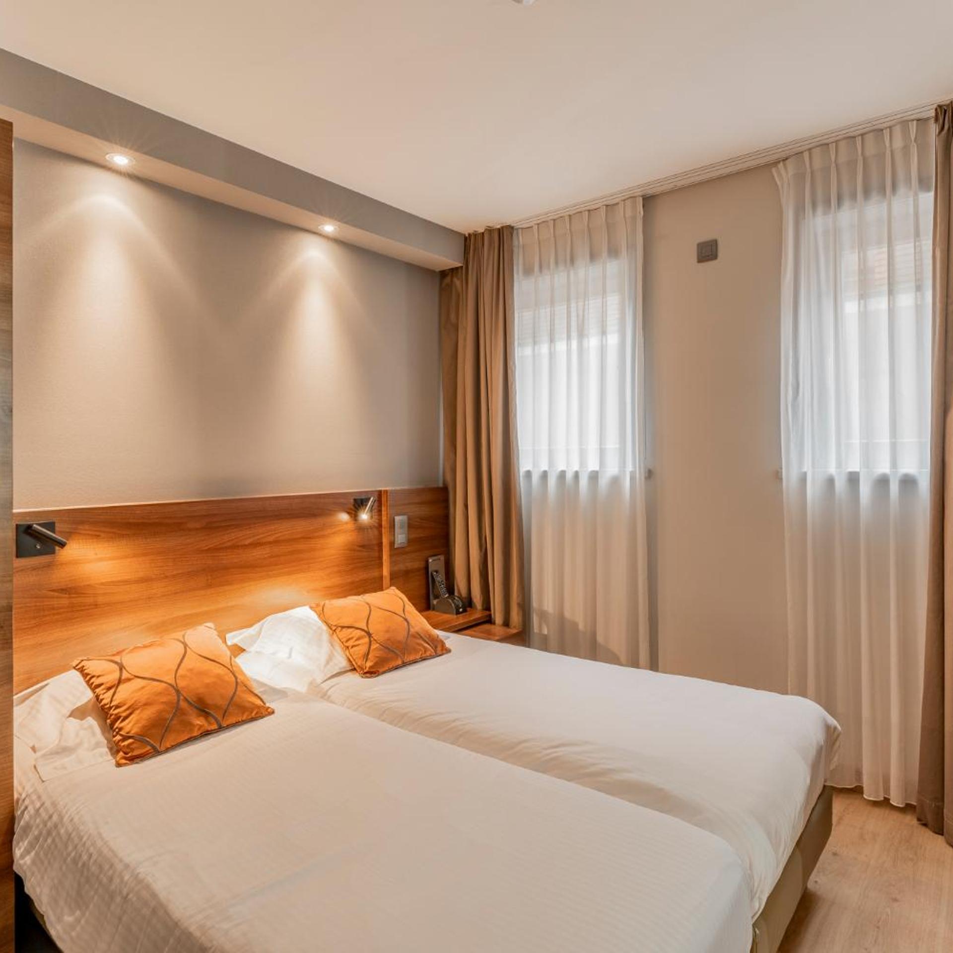 Casino Hotel 14/50