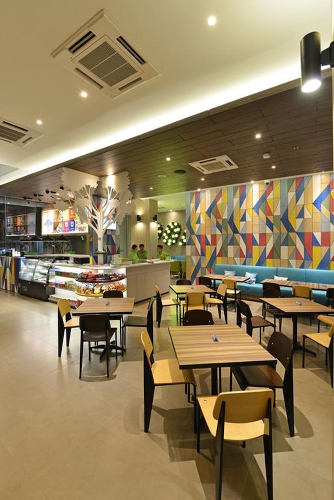 Pop Hotel Pasar Baru Jakarta 15/24
