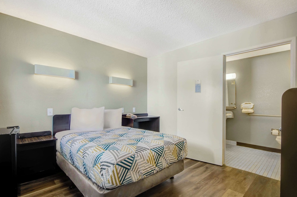 Motel6 San Jose, CA - Airport 28/54