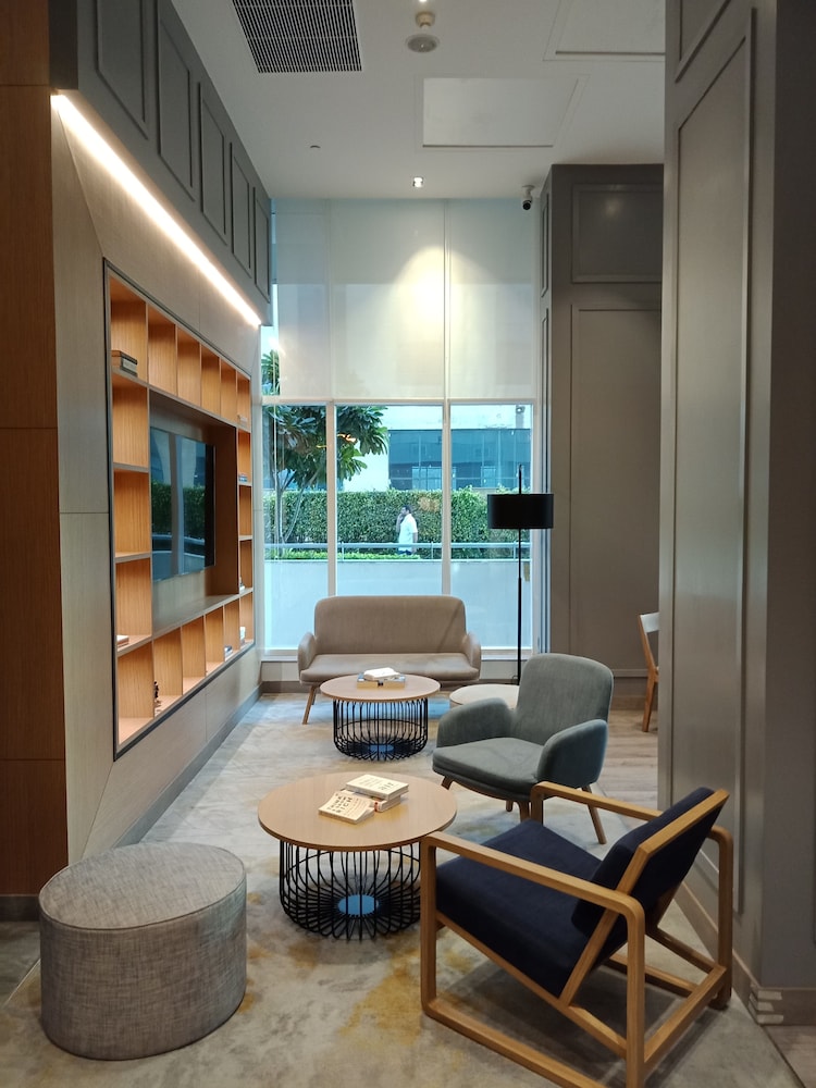 Holiday Inn Express Gurgaon Sector 50 27/49