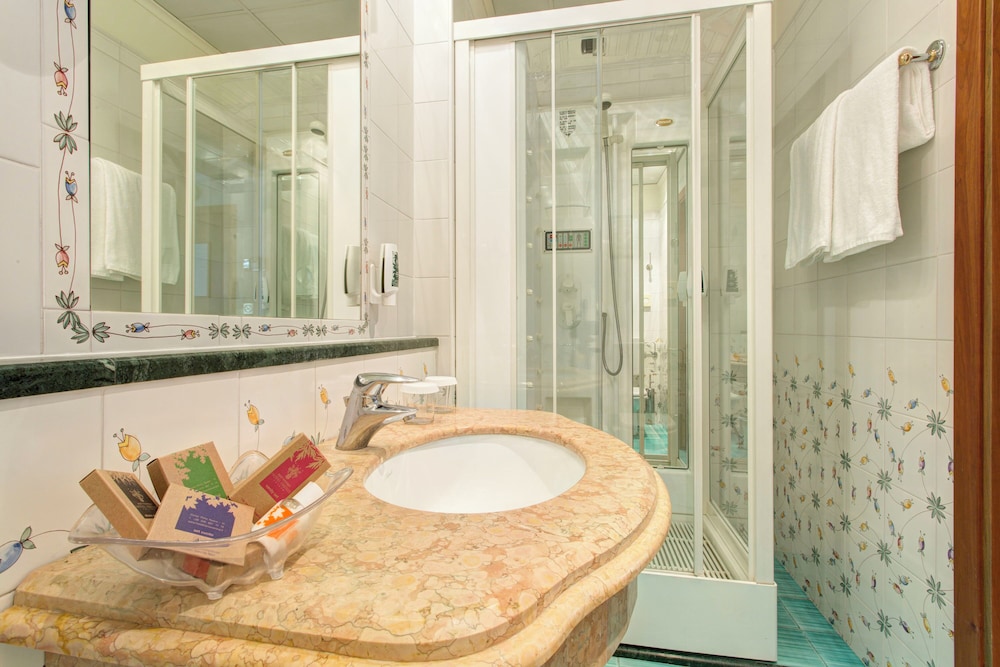 غرفة قياسية بسرير كينج، Hotel Firenze (ex Best Western) 7/7