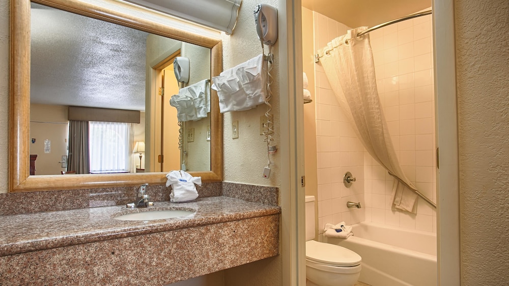 Best Western Point South 25/54