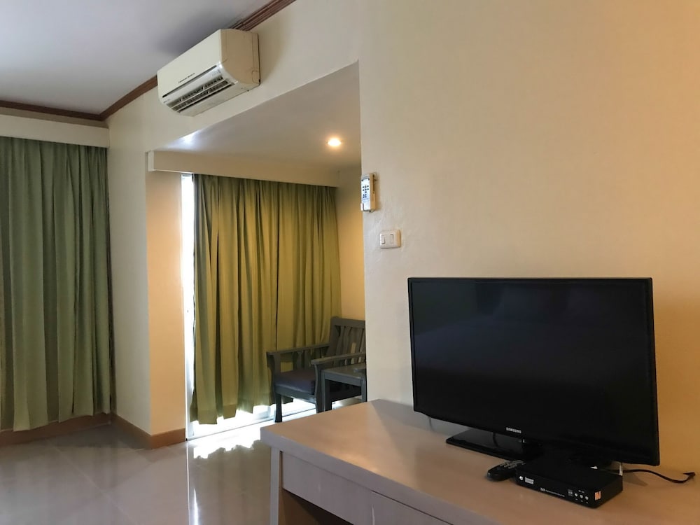 J TWO S Pratunam Hotel 15/19