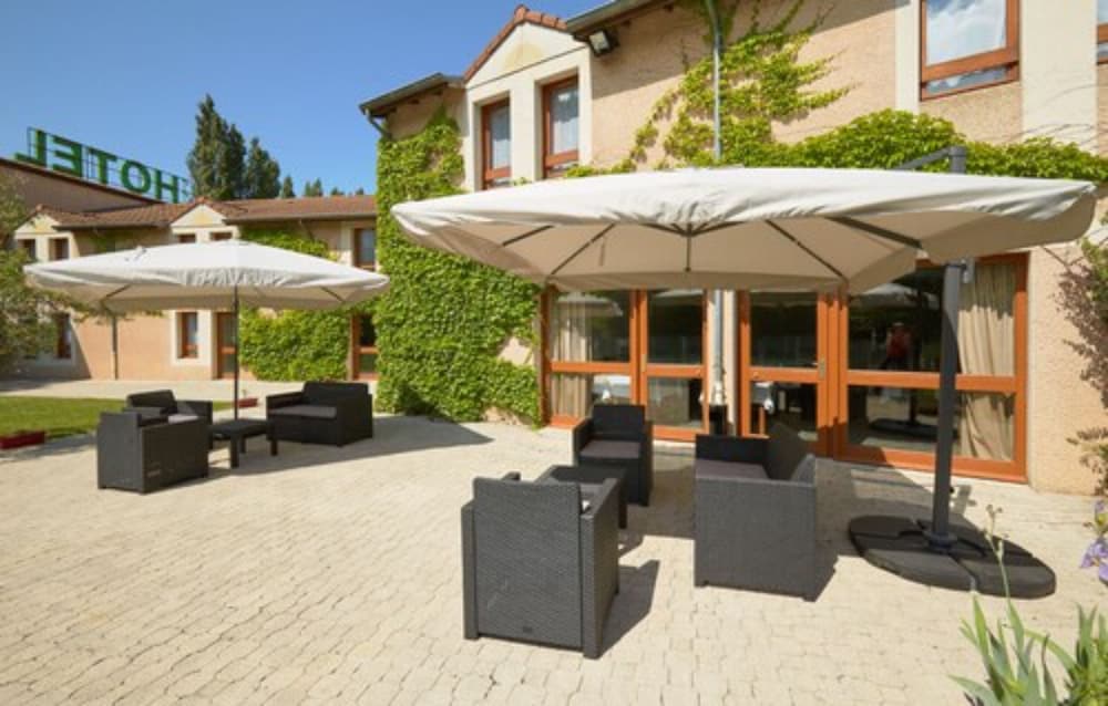 Hotel La Cle Des Champs 36/41