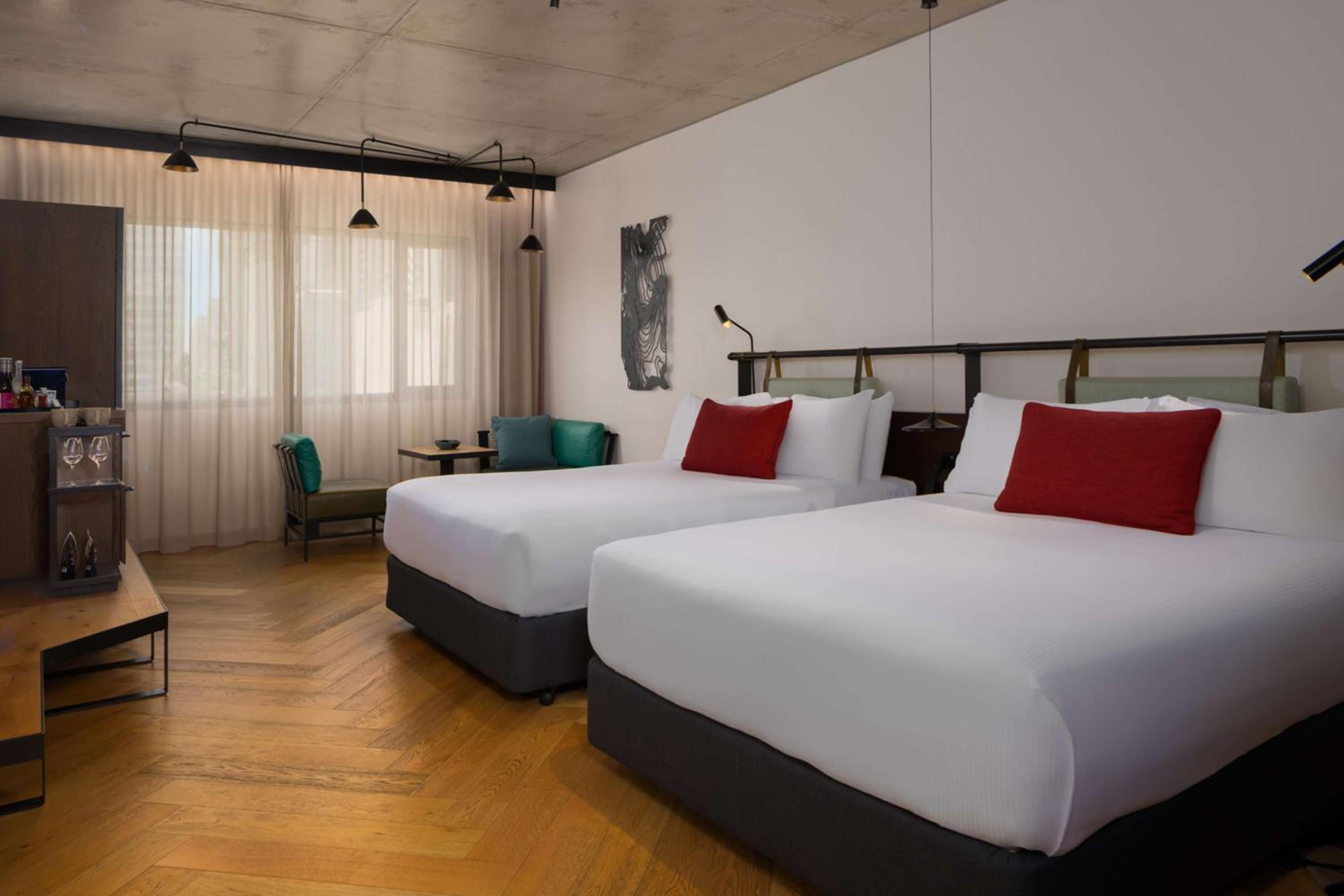 Qt, 2 Double Beds