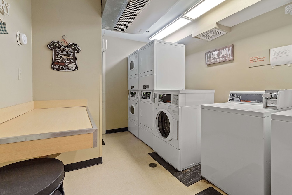 Extended Stay America Suites Newport News Yorktown 30/53