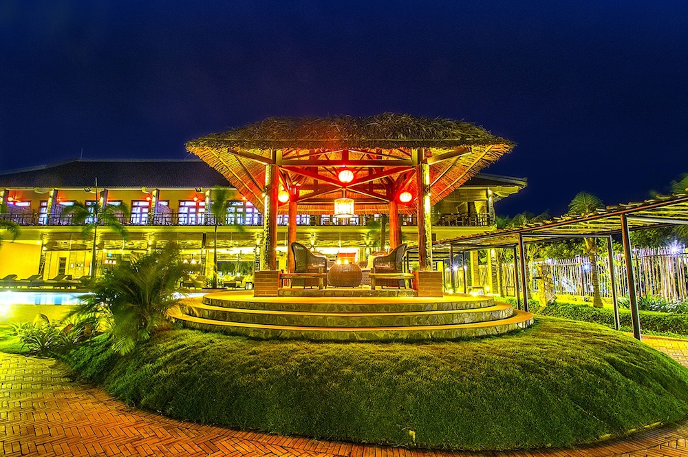 The Island Lodge 46/50
