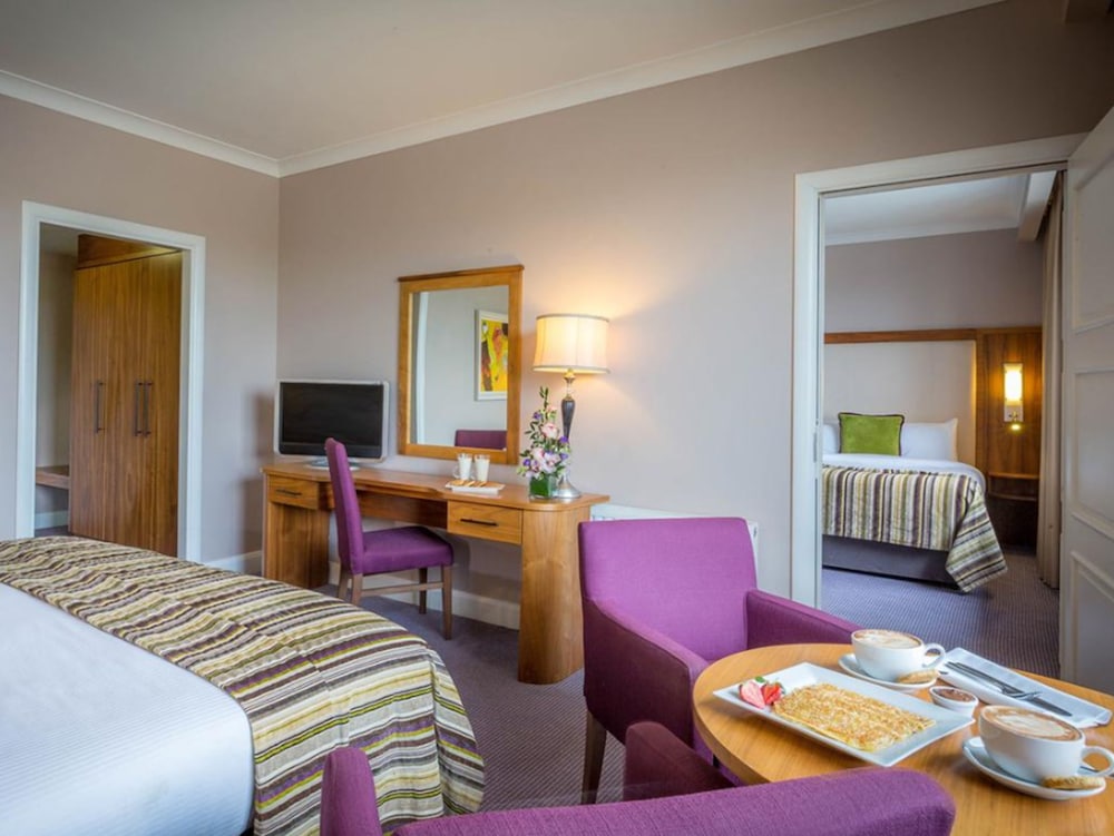Charleville Park Hotel 12/29
