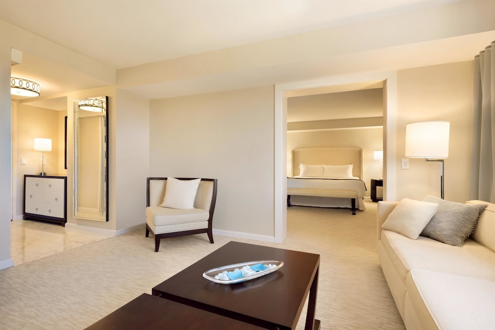 The H Hotel 37/42