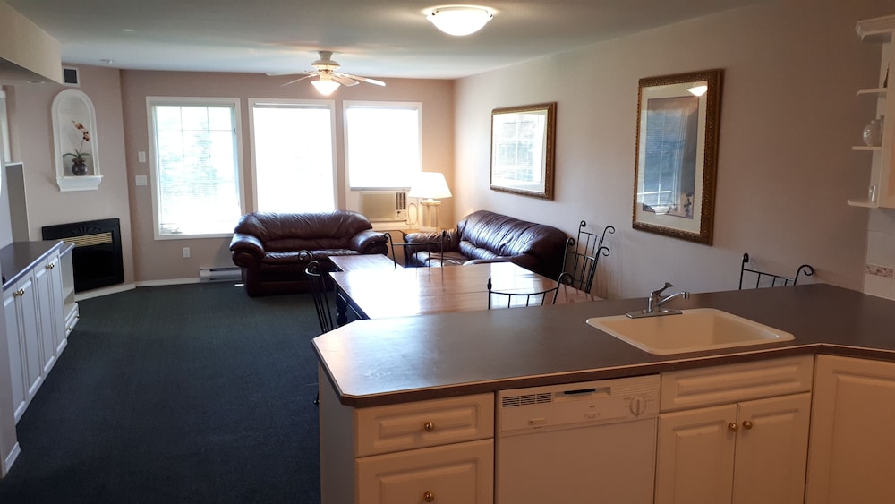 Mountain View Suites at Fairmont Hot Springs 36/63