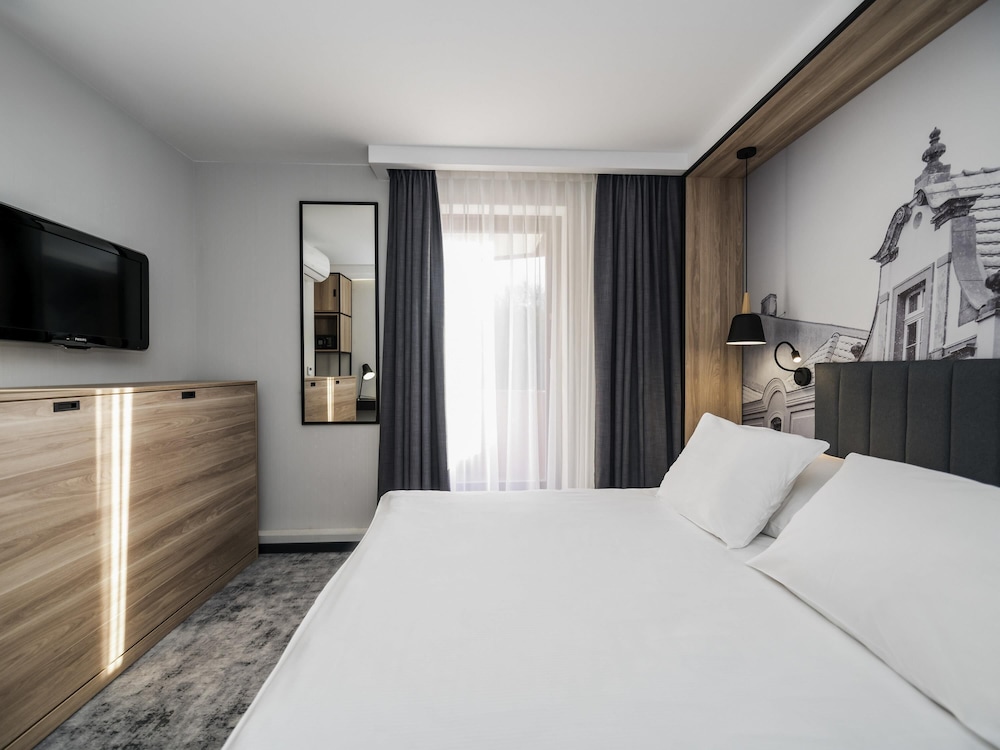 MERCURE JELENIA GORA 11/50