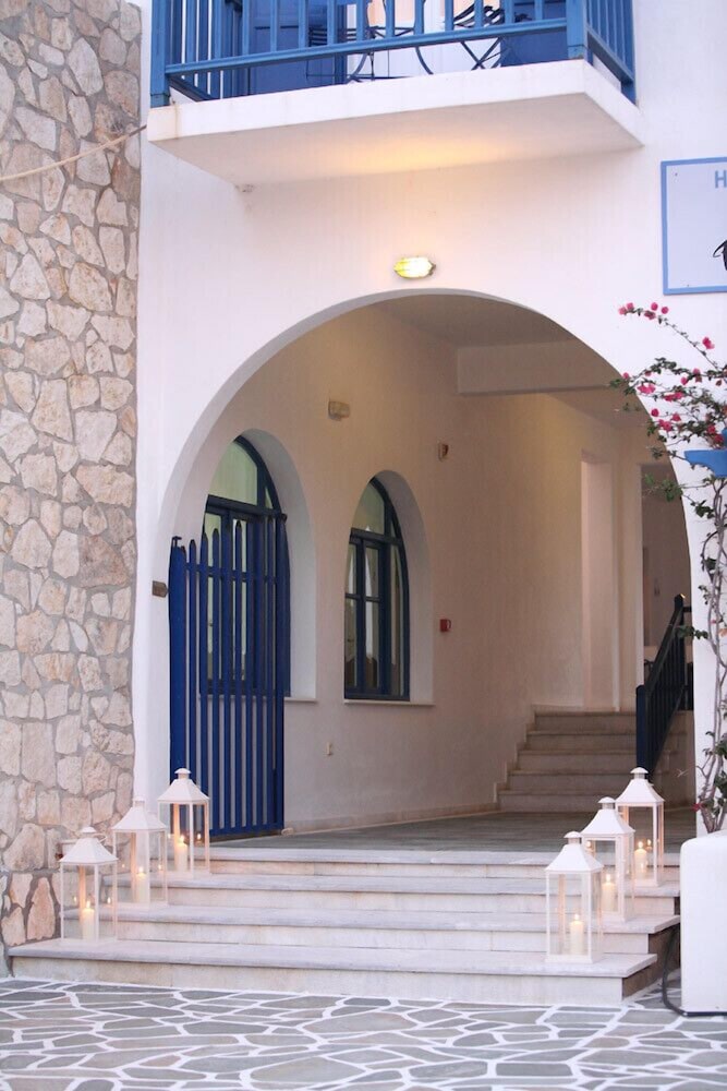 Paros Inn Hotel 42/50