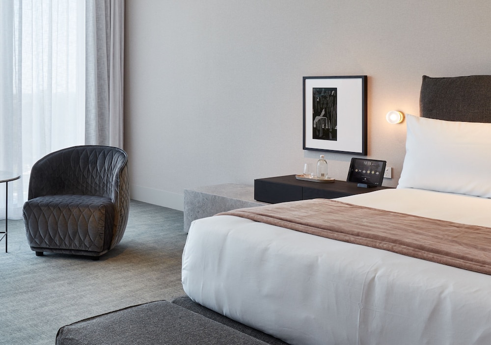 ALLURE, KING BED