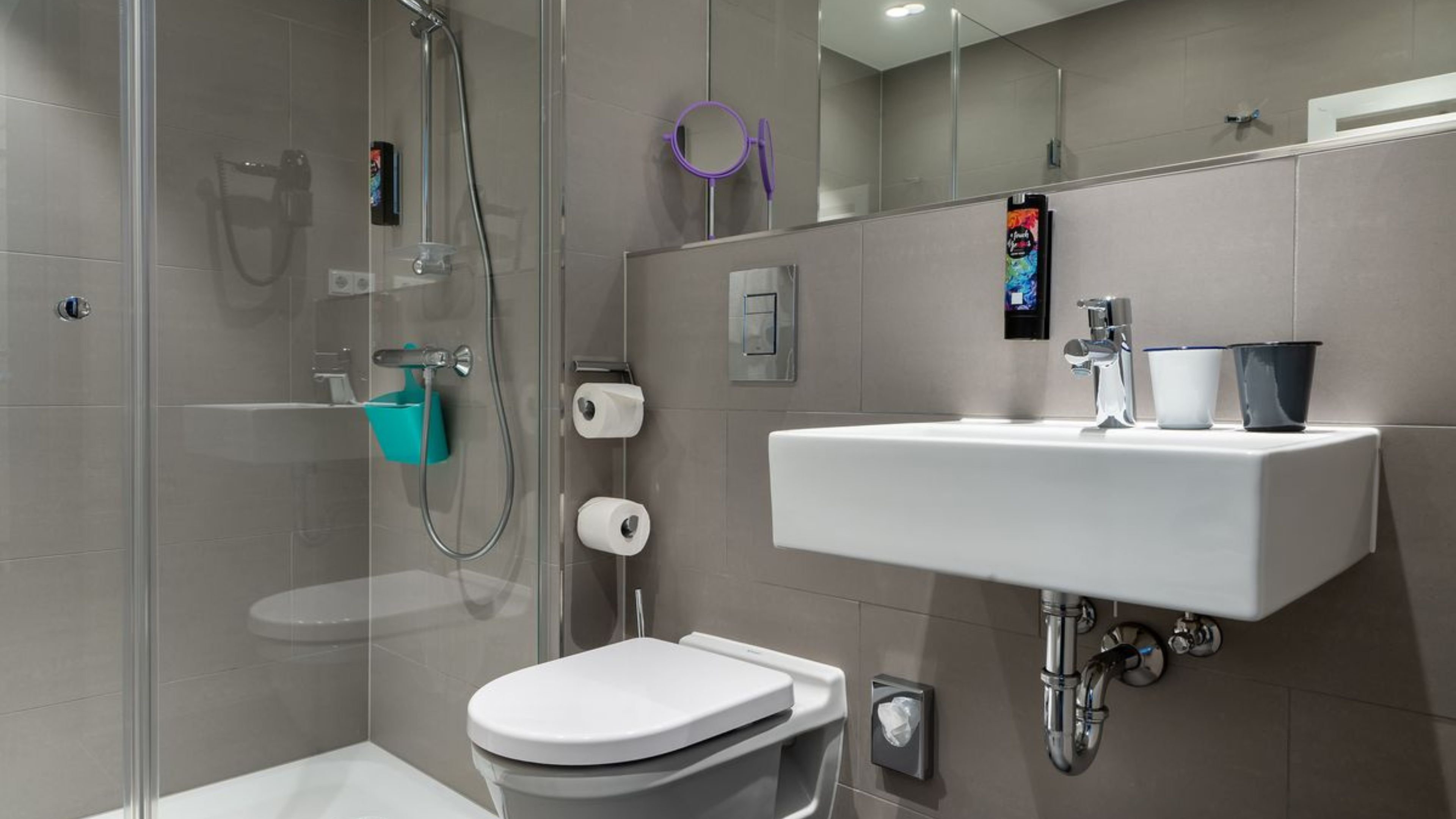 غرفة بريميوم بسرير كوين مع أريكة، Holiday Inn - the niu, Keg Hamburg Ost, an IHG Hotel 4/4