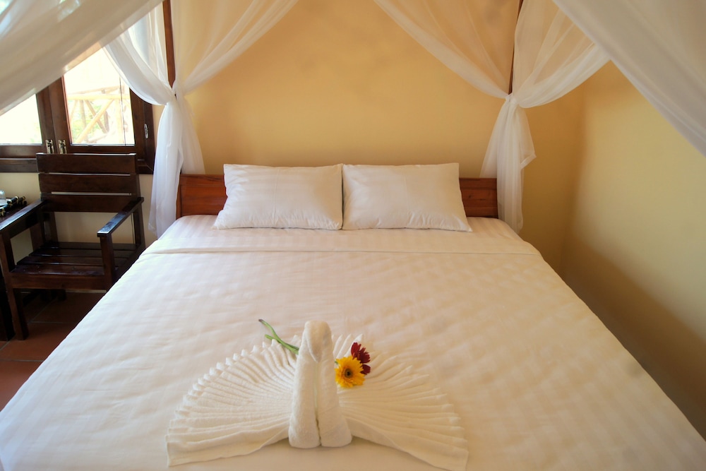 Gold Sand Beach Bungalow 8/41