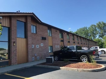 American Inn and Suites Ionia 36/47