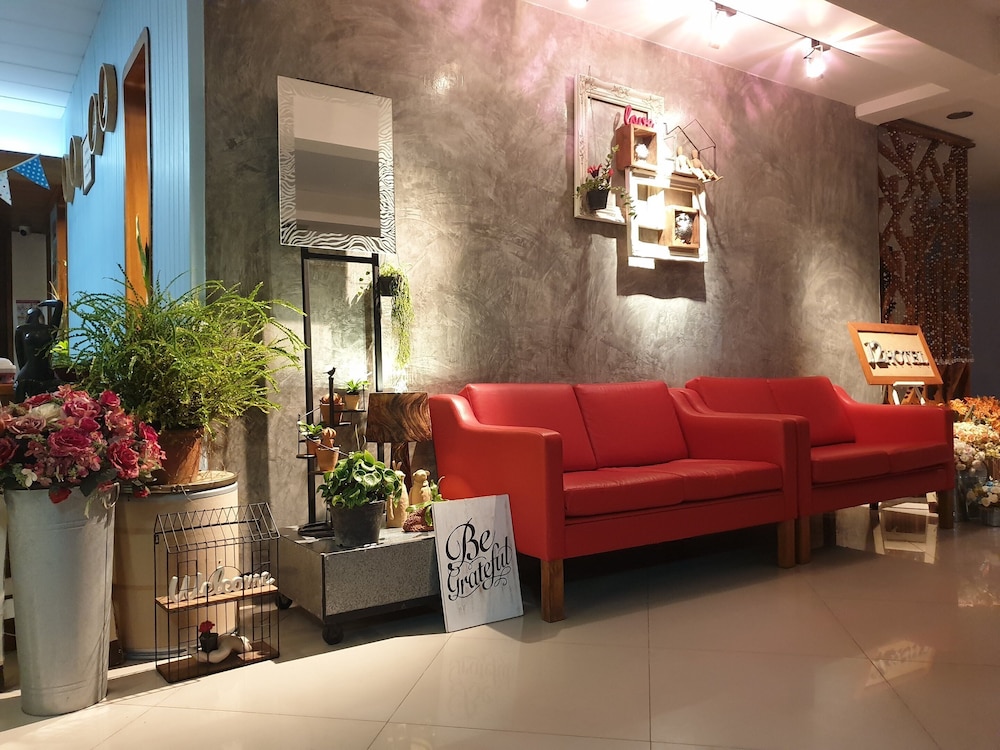 J2 Hotel 26/44