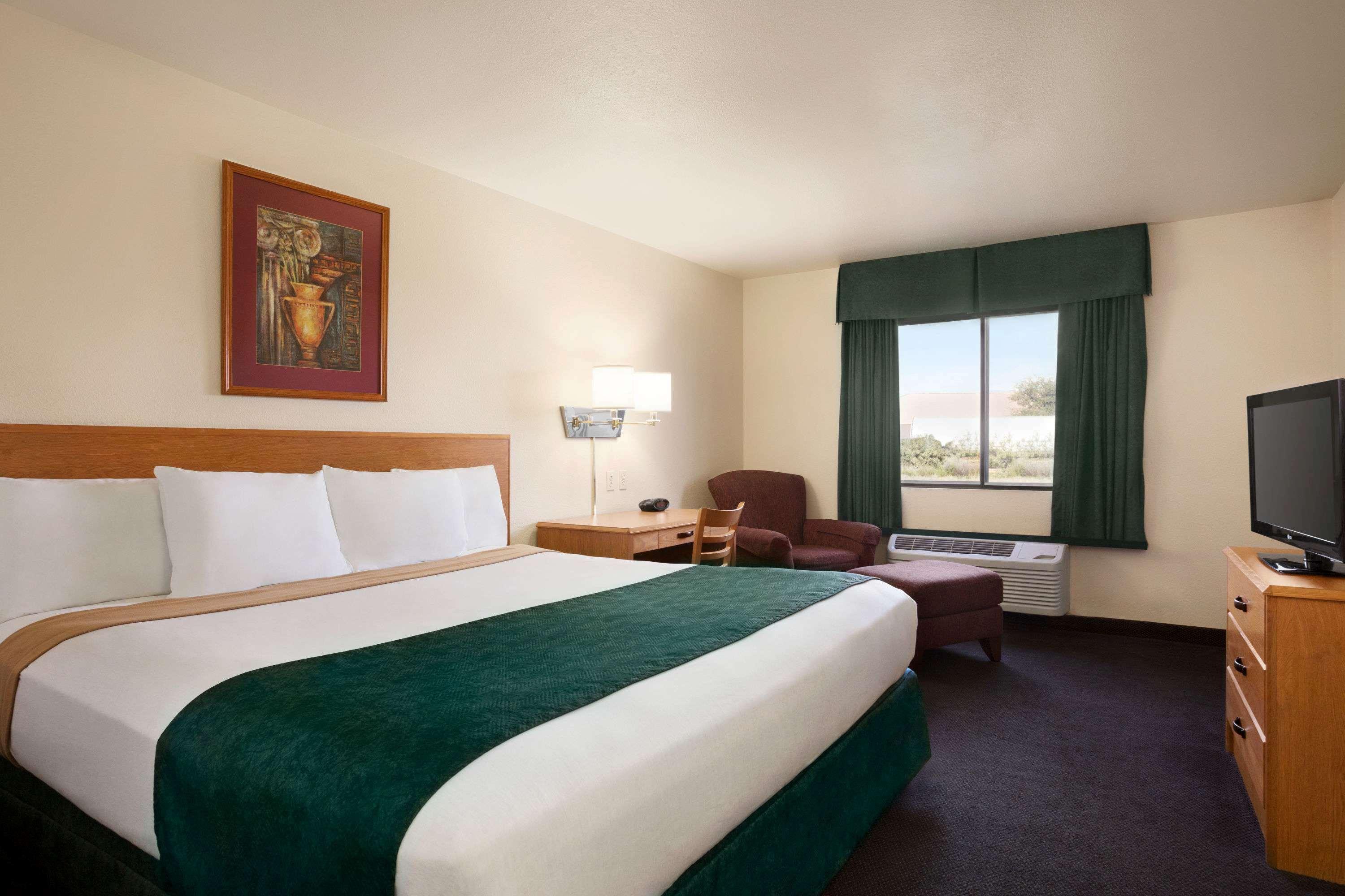 Travelodge By Wyndham Pecos 10/23
