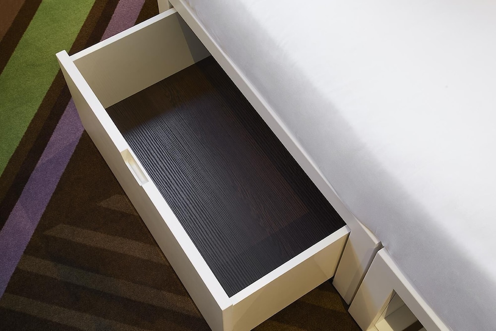 Hub by Premier Inn Edinburgh Royal Mile 25/48