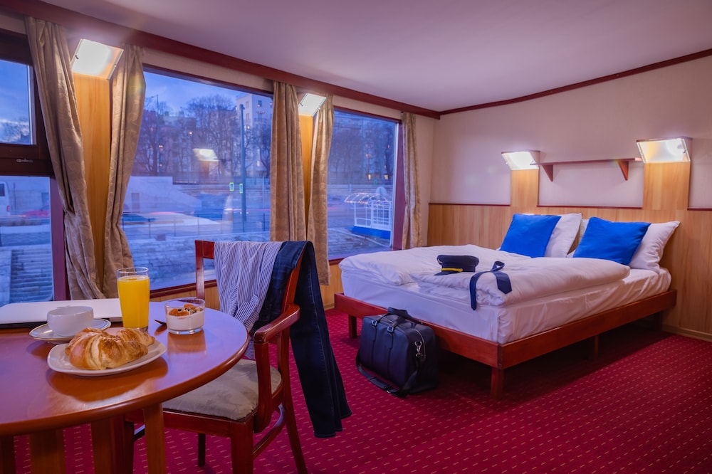 Fortuna Boat Hotel 9/24