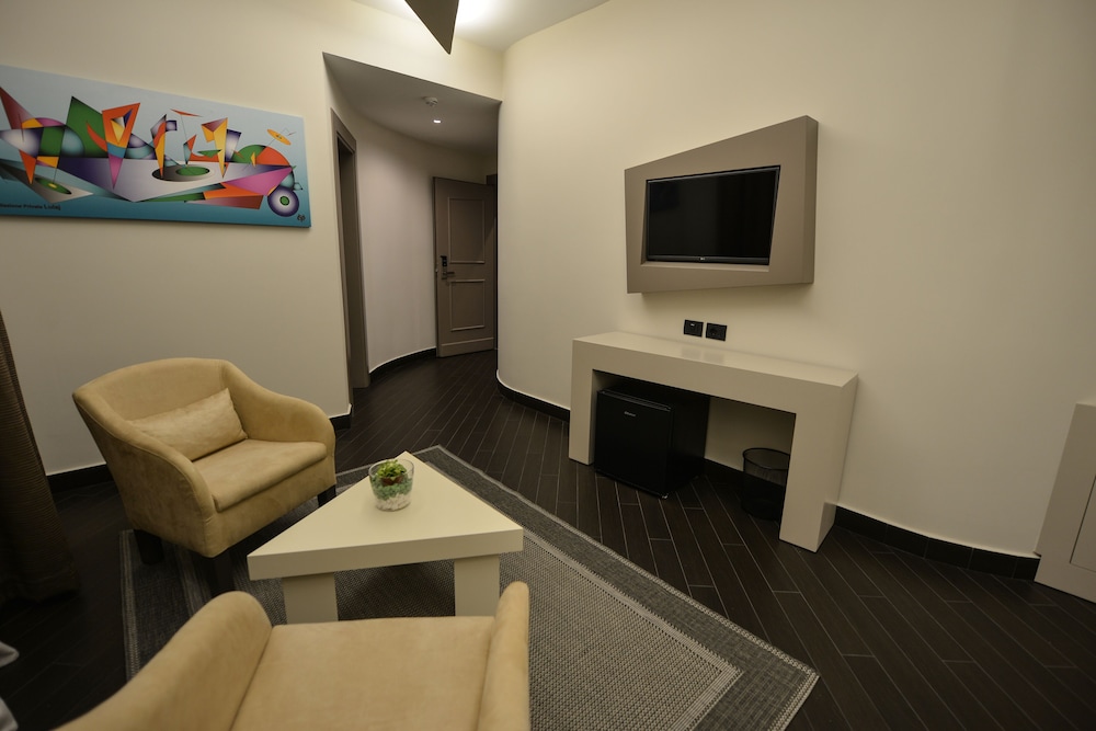 PETIT HOTEL ELITA 22/38