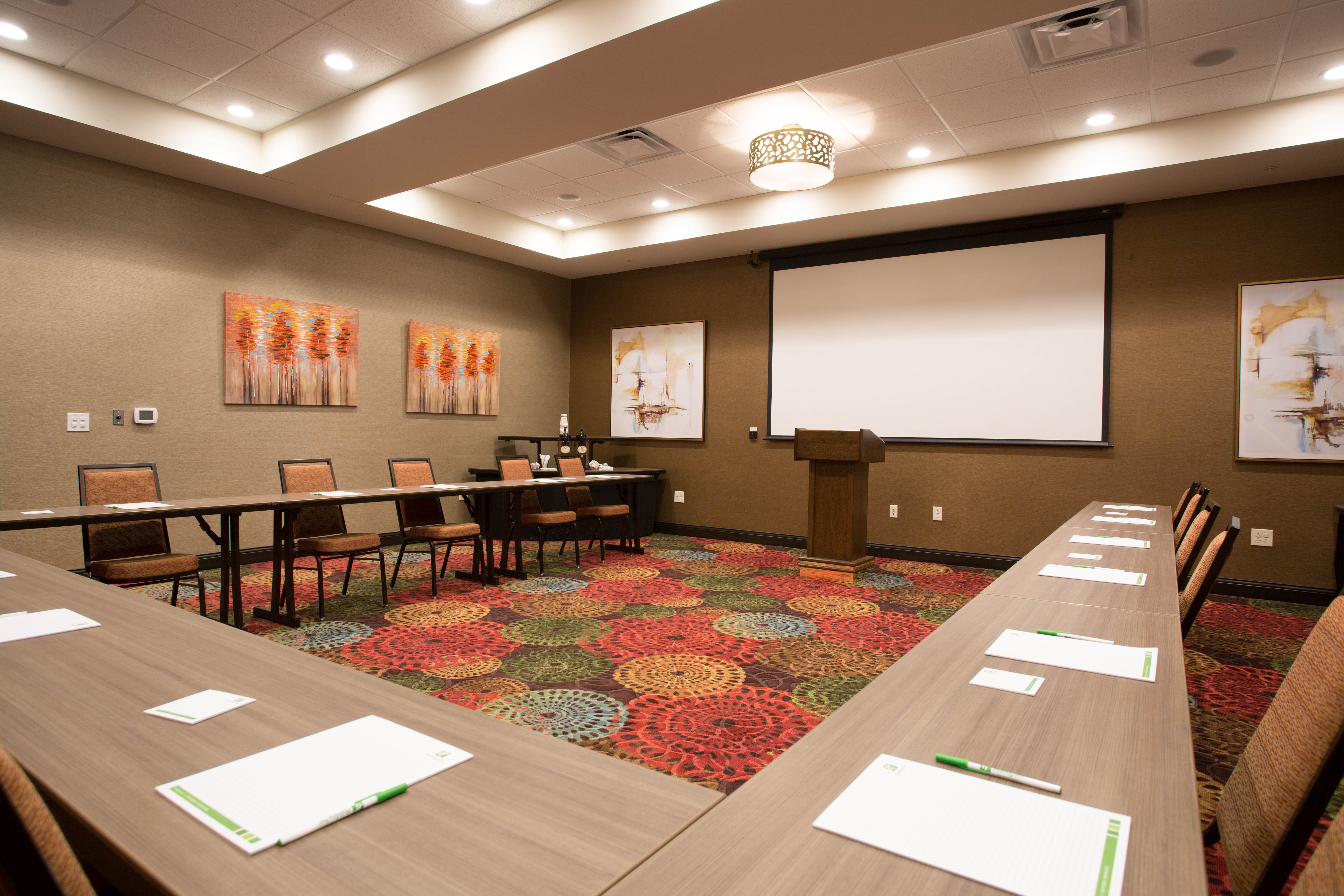 Holiday Inn Murfreesboro 45/54