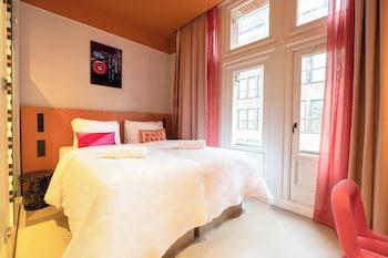House, King Bed, Balcony
